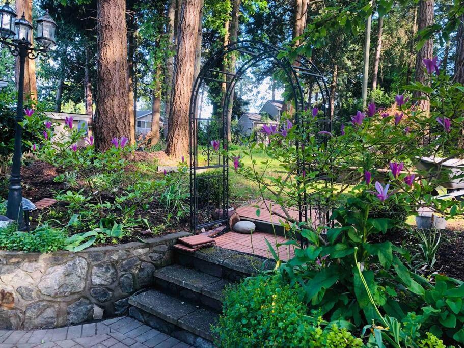 Saanichton Waterfront 2Br Suite With Superb Views Exterior photo